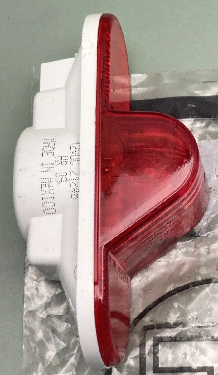NEW GENUINE TRUCK-LITE 60215R RED SEALED MID TRAILER SIDE TURN SIGNAL LIGHT