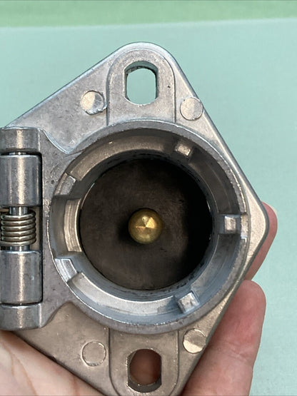 NEW POWER PRODUCTS EL23101 Single Pole Socket