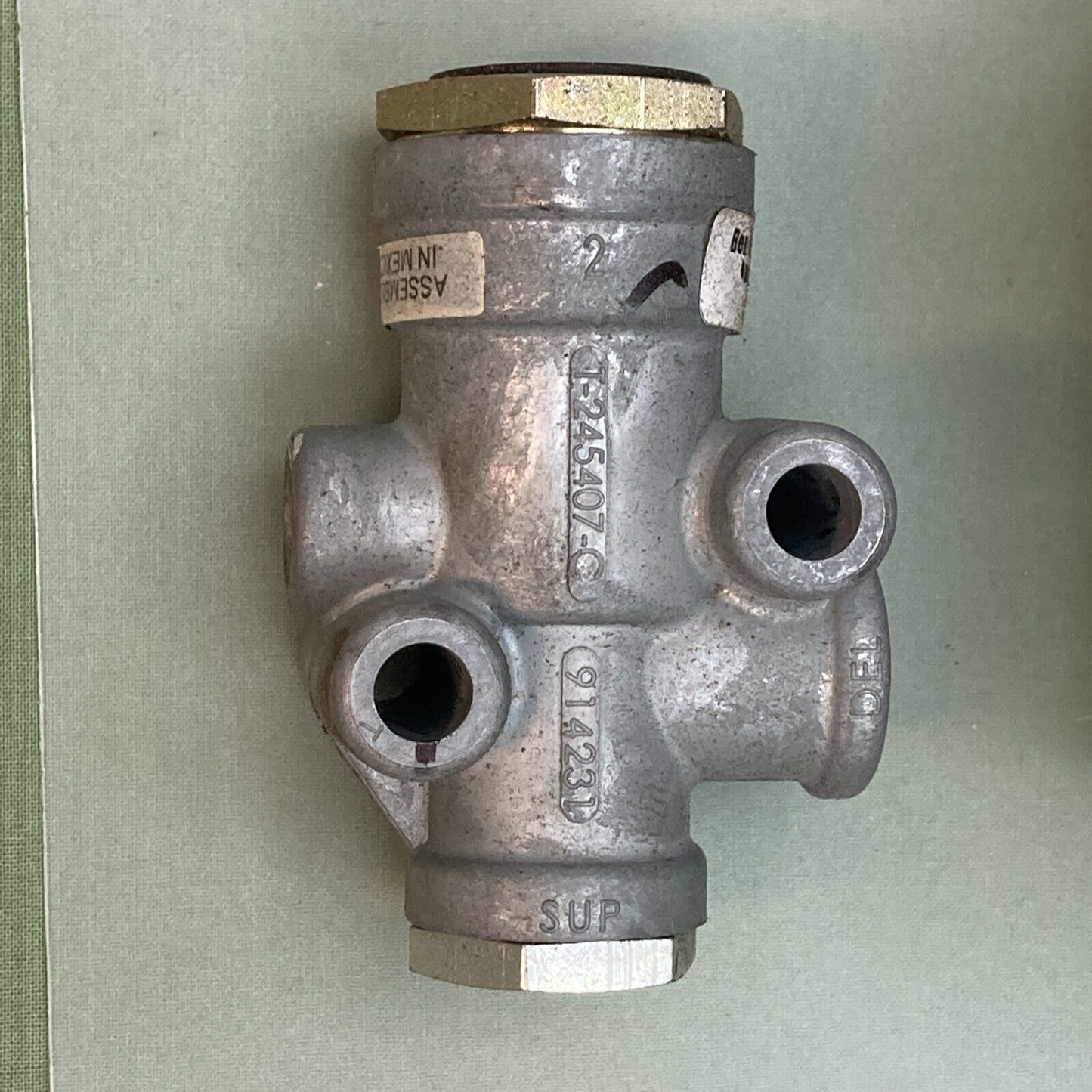 NEW GENUINE BENDIX 281459N TR-3 Series 40 psi Die Cast Zinc Inversion Valve