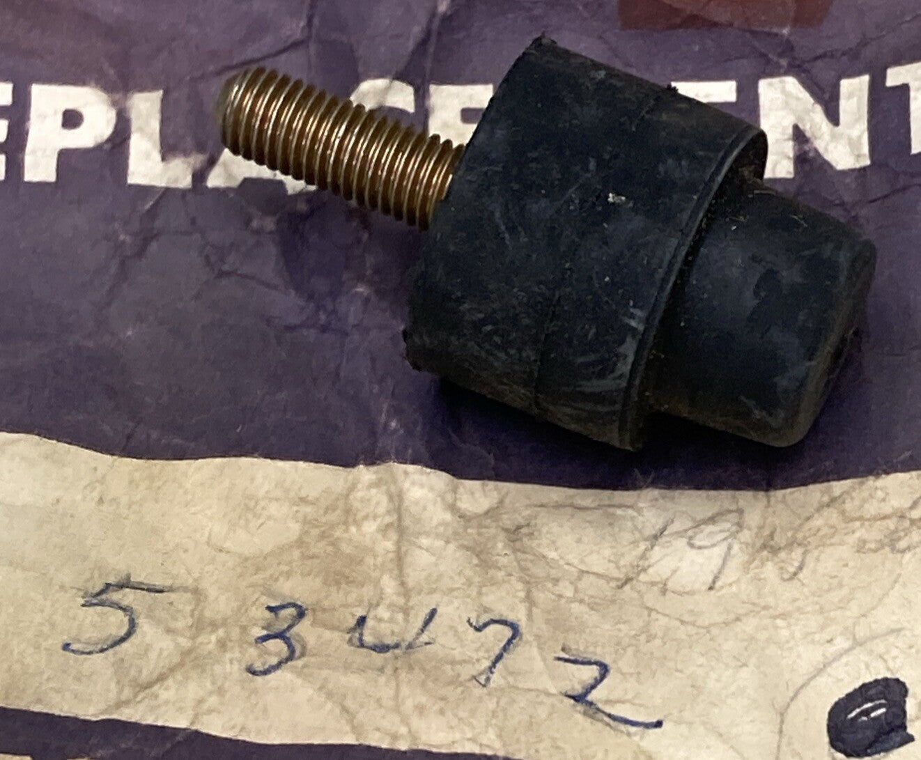 NEW GENUINE MERCURY QUICKSILVER 53472 MOUNT RUBBER COWL OUTBOARD 40HP