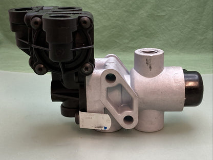 NEW GENUINE HALDEX KN34110X Two-Line Tractor Protection Valve