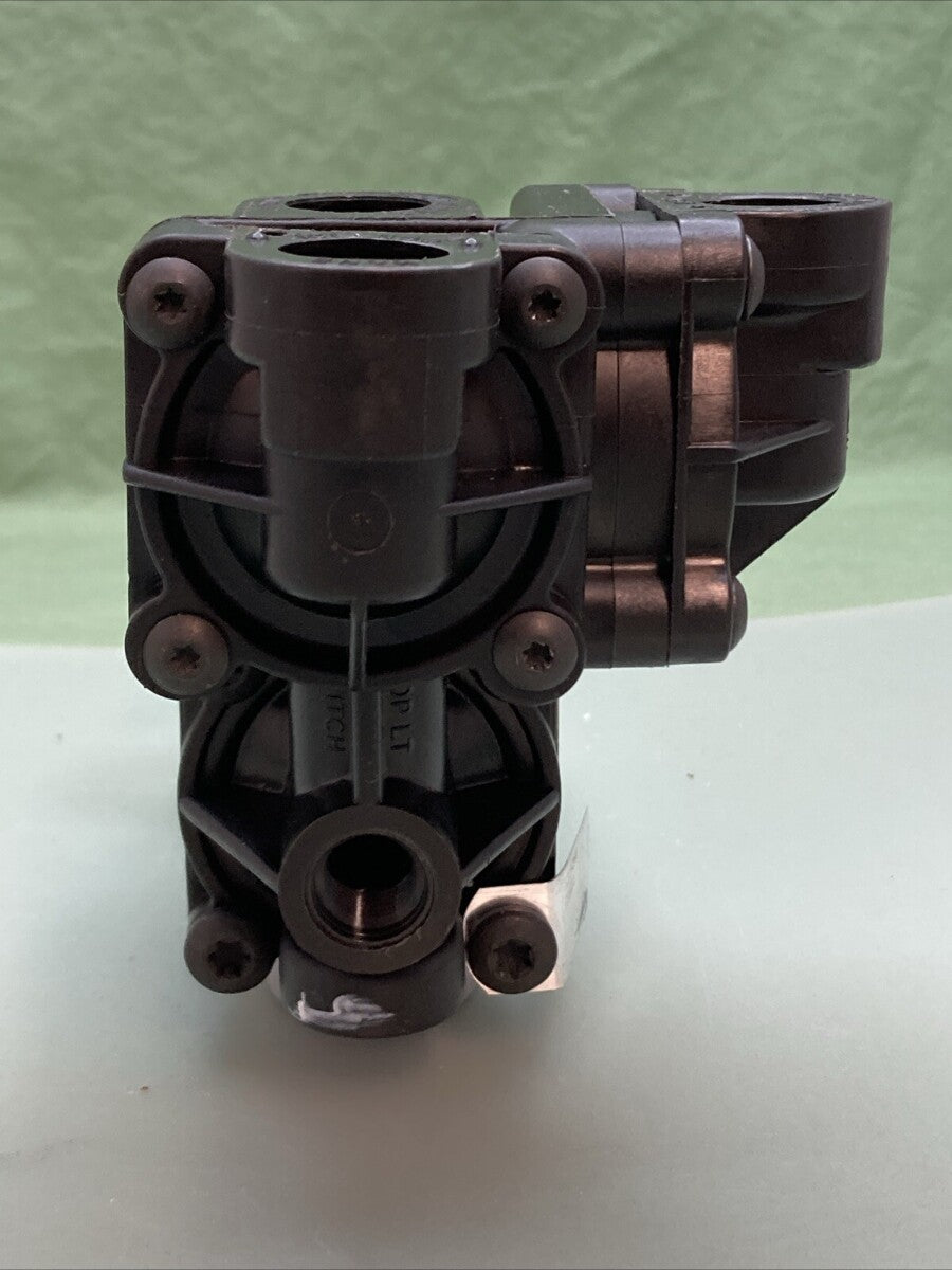 NEW GENUINE HALDEX KN34110X Two-Line Tractor Protection Valve