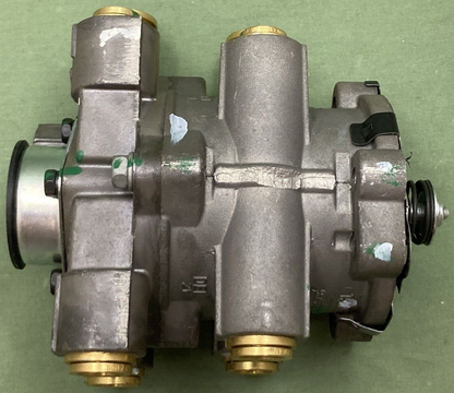 NEW GENUINE BENDIX 3519692C92 VALVE AIR BRAKE FOOT