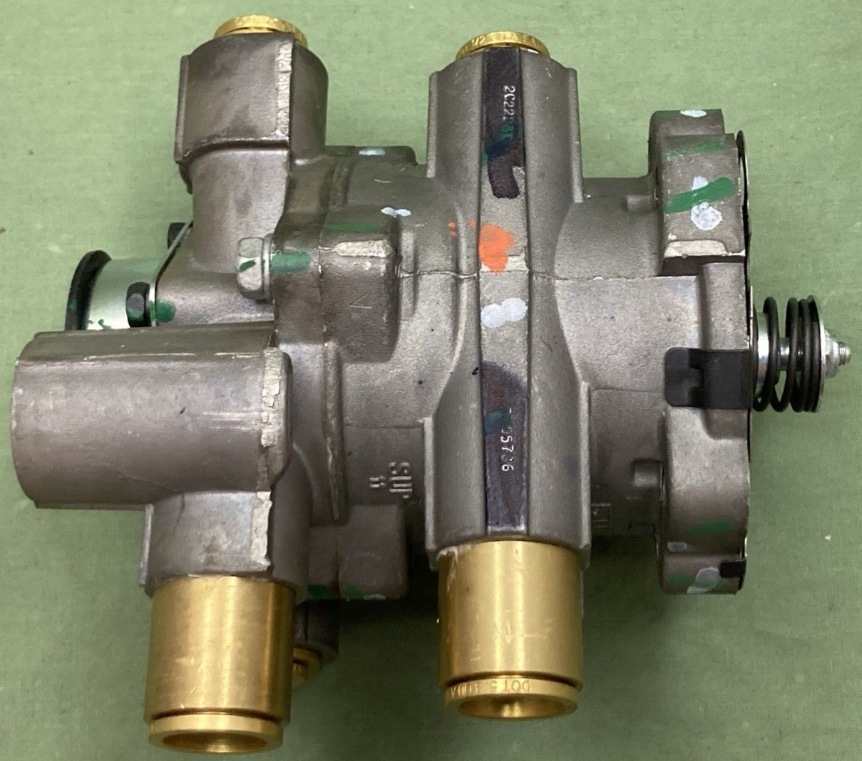 NEW GENUINE BENDIX 3519692C92 VALVE AIR BRAKE FOOT