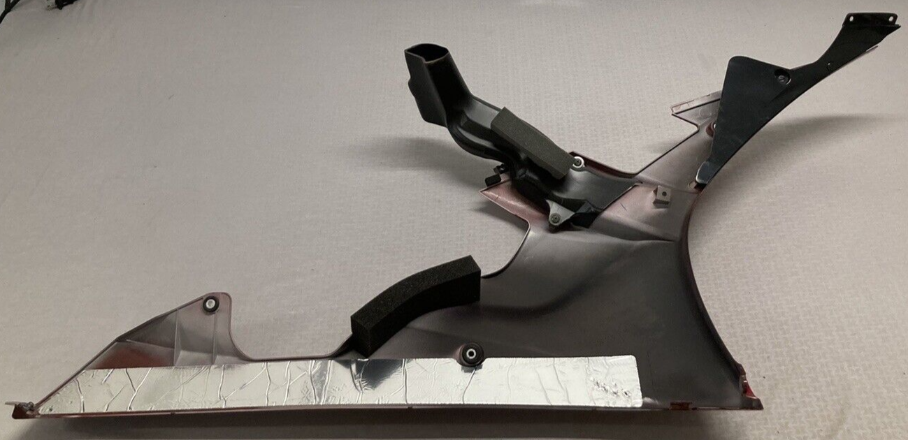 NEW GENUINE YAMAHA 2C0-Y2808-20-P5 UNDER COVER COWLING 2 LEFT SIDE RED