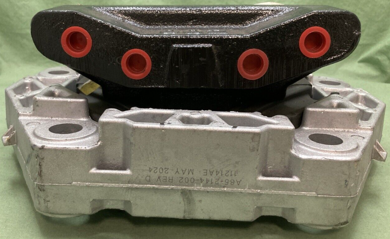 NEW GENUINE PETERBILT A85-2144-002 REAR ENGINE MOUNT BRACKET