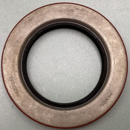 NEW GENUINE FEDERAL MOGUL 413470 OIL SEAL 2.125 X 3.371 X 0.375