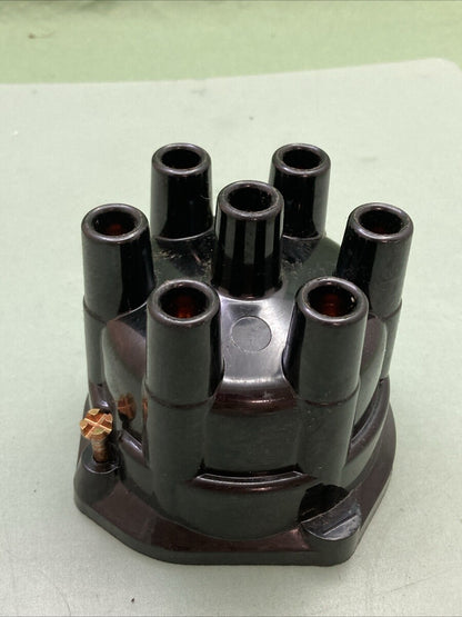 NEW REPLACES DELCO REMY D316R 800057 DISTRIBUTOR CAP