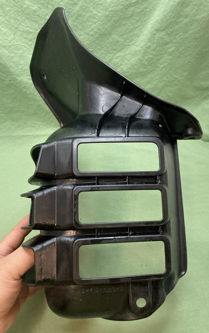 NEW GENUINE SUZUKI 63331-07G00-291 RH MUD GUARD, FOOTREST 63331-07G10-5PK