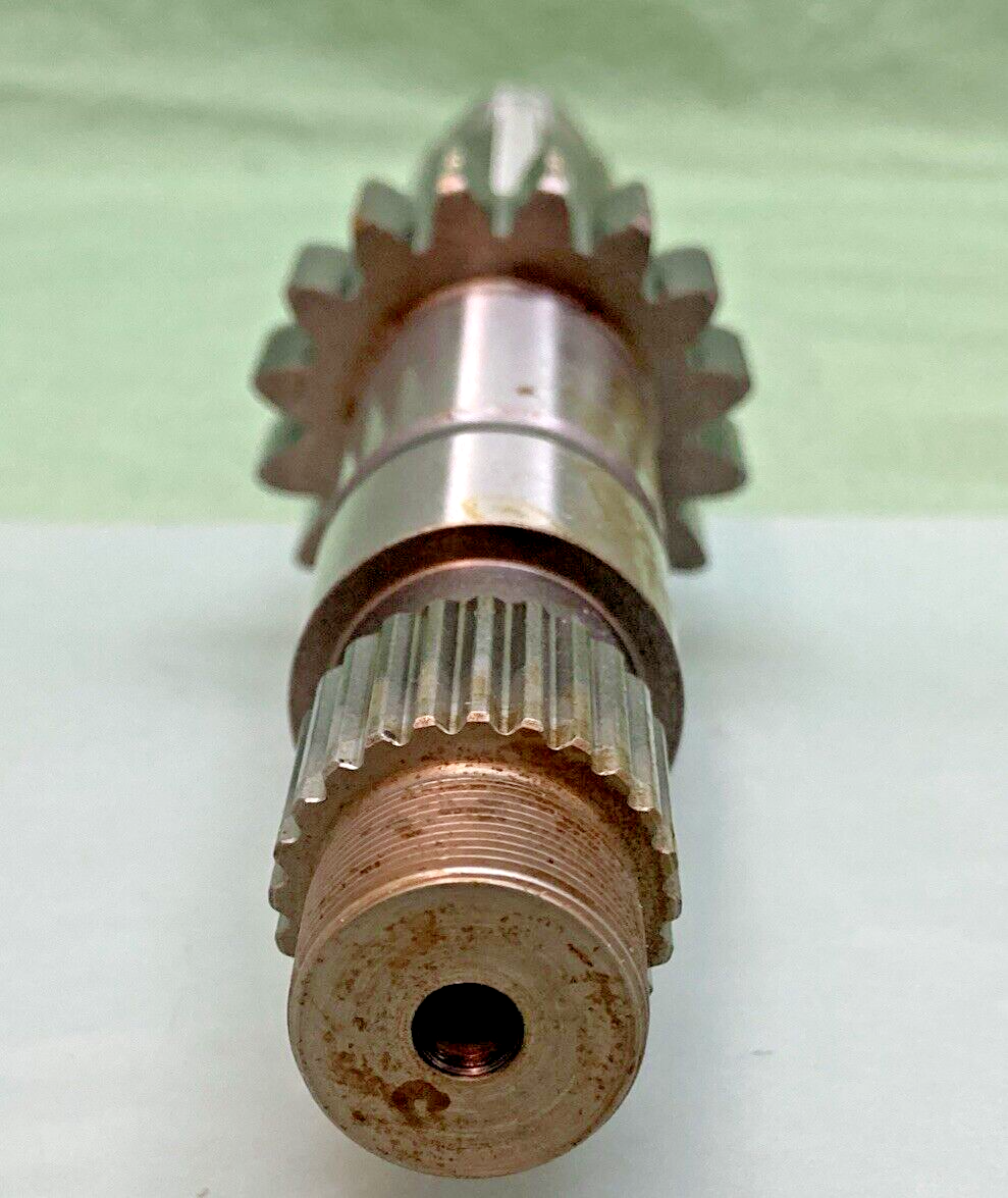 NEW GENUINE YAMAHA 5PX-17411-A0  AXLE, MAIN (16T)