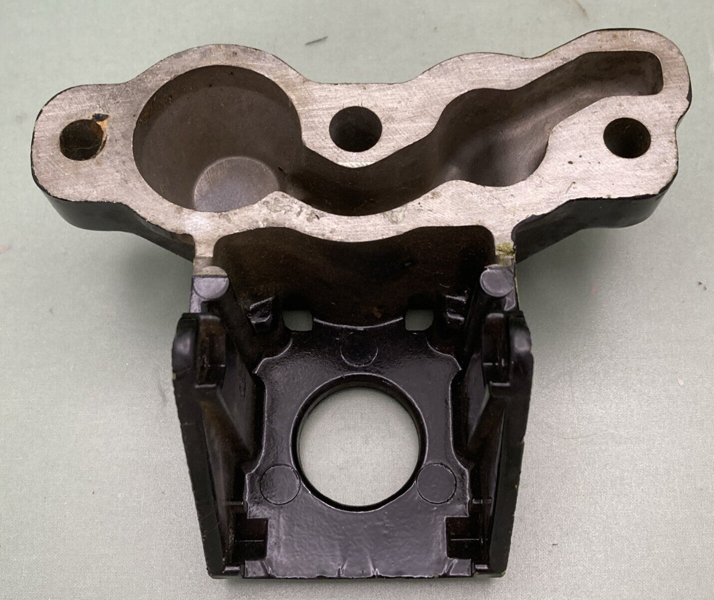 NEW GENUINE MERCURY QUICKSILVER 61829 BRACKET THERMOSTAT HOUSING