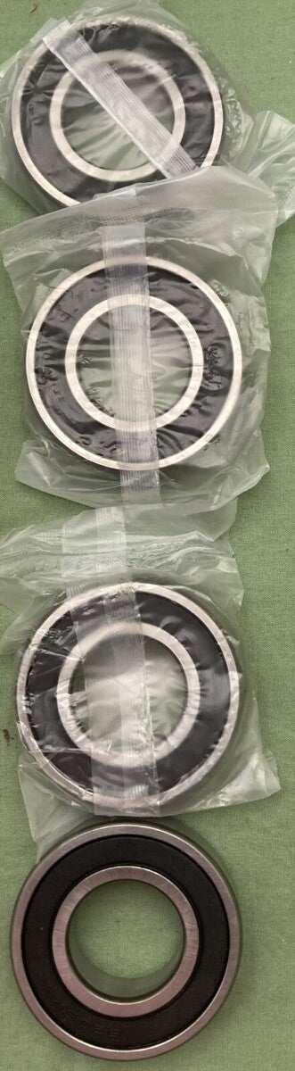 NEW PIVOT WORKS PWRWK-Y35-600 REAR WHEEL BEARING KIT YAMAHA 0215-0219