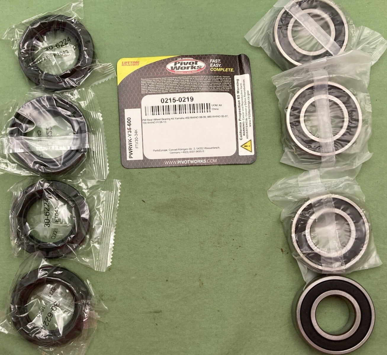 NEW PIVOT WORKS PWRWK-Y35-600 REAR WHEEL BEARING KIT YAMAHA 0215-0219