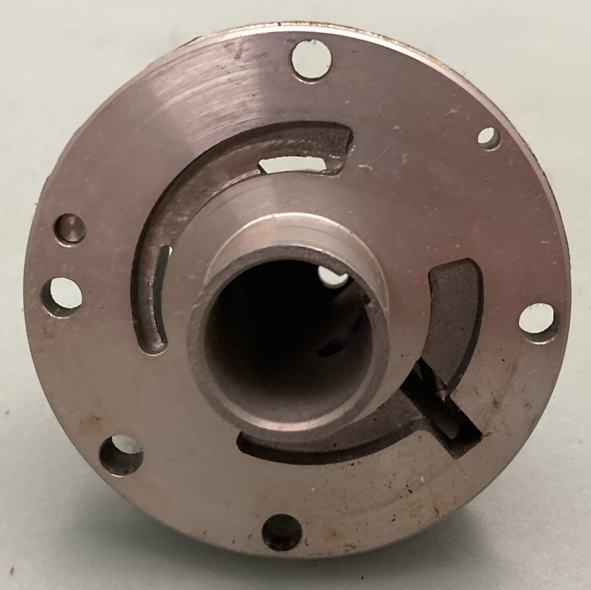 NEW OMC EVINRUDE JOHNSON 982034 OIL PUMP CVR PIN ASM LWR G CASE STERNDRIVE 140HP