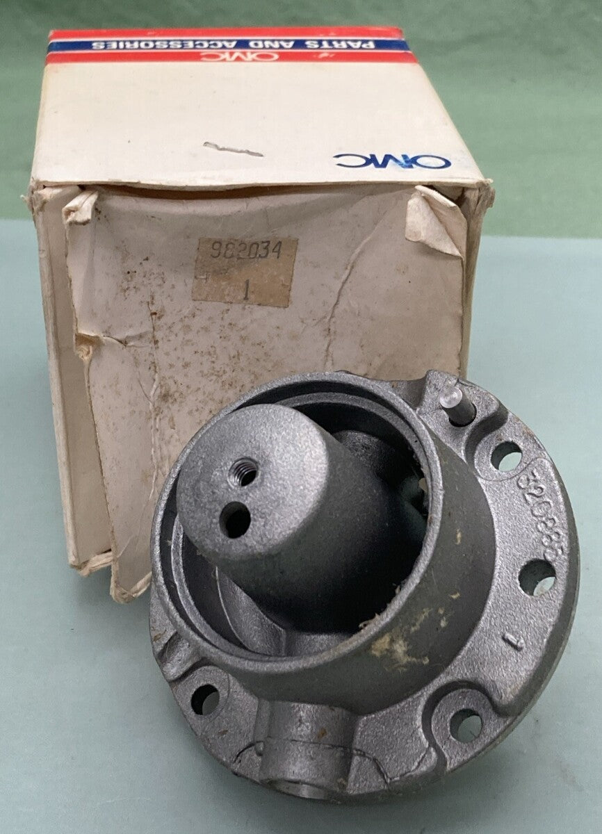 NEW OMC EVINRUDE JOHNSON 982034 OIL PUMP CVR PIN ASM LWR G CASE STERNDRIVE 140HP