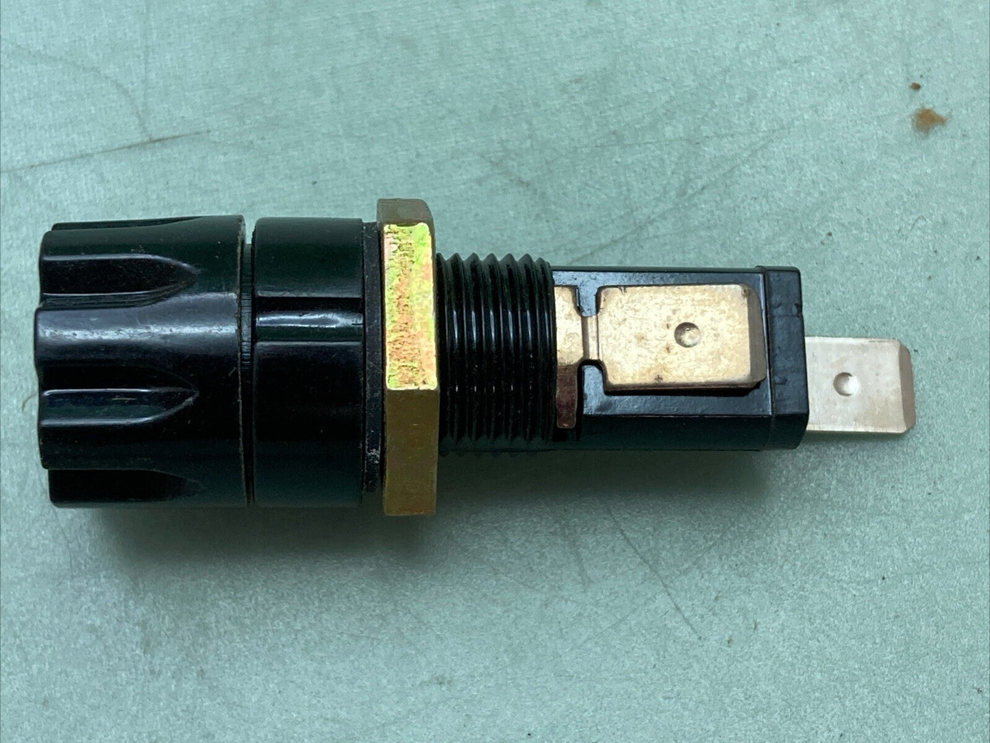 NEW SCAG S483629 FUSE HOLDER, SEALED