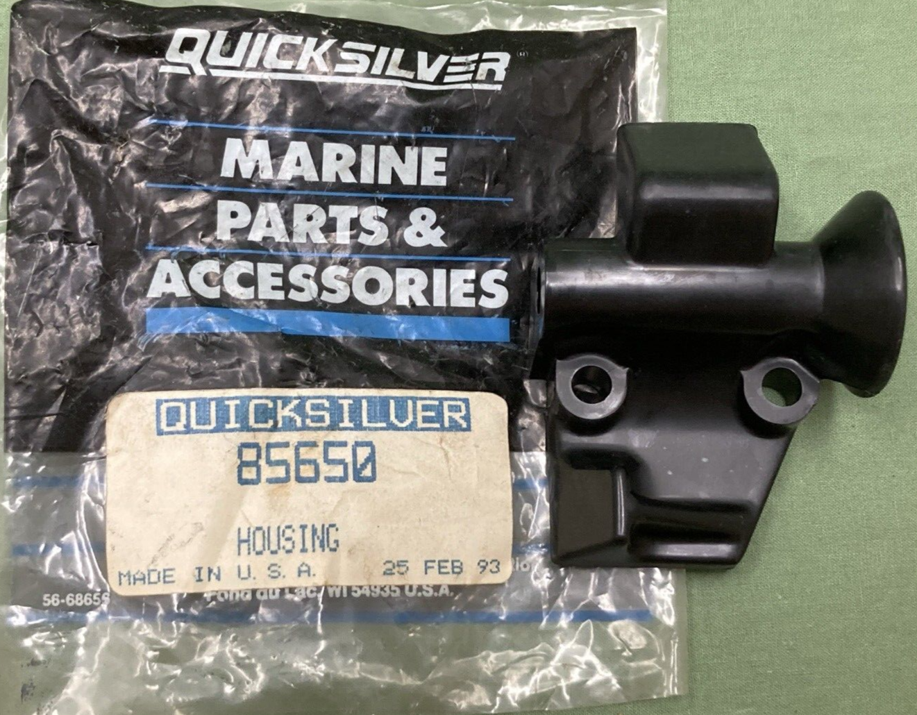 NEW GENUINE MERCURY 85650 HOUSING COWL HINGE STARBOARD