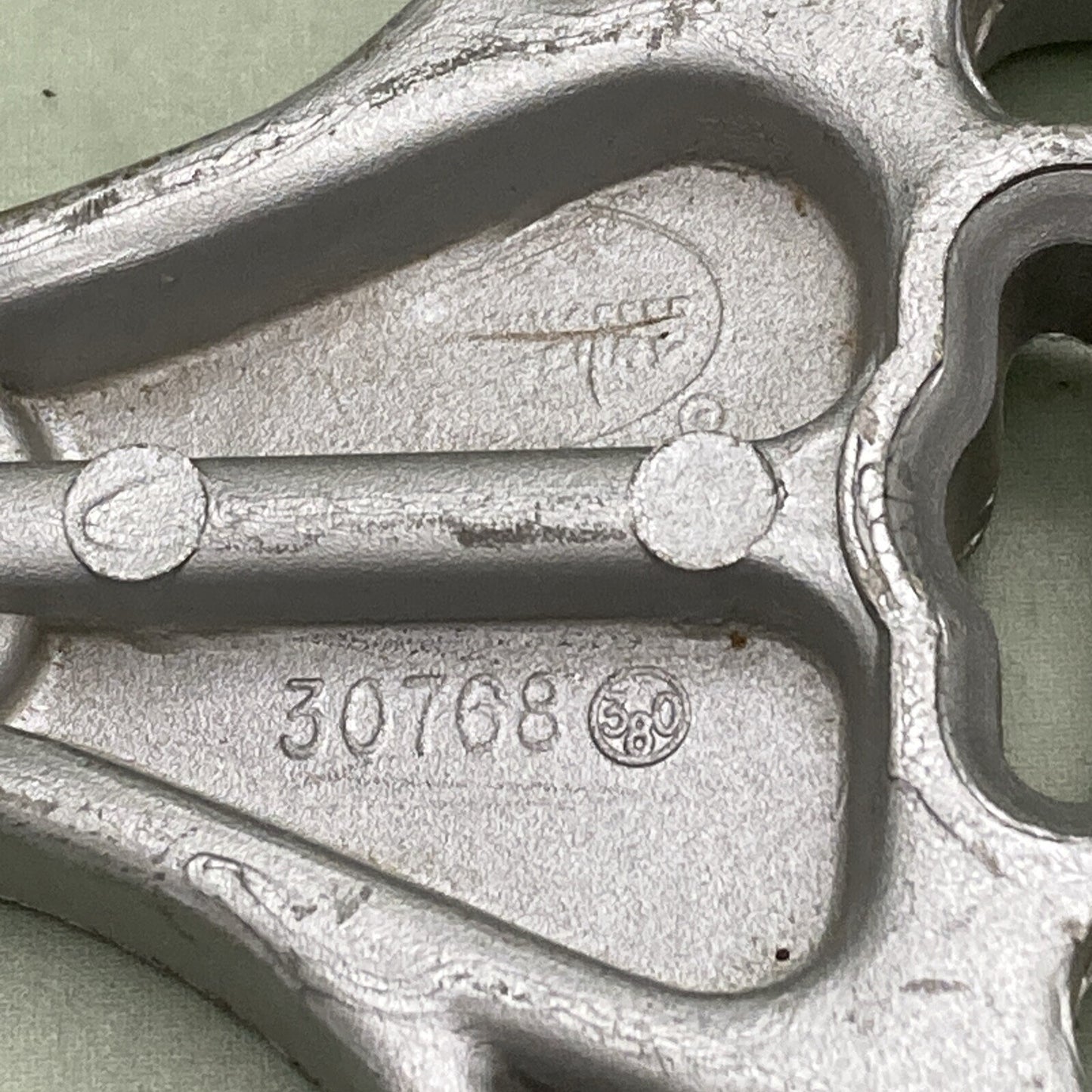 NEW GENUINE MERCURY QUICKSILVER 30768 BRACKET RECTIFIER MOUNT BOTTOM COWL ASM