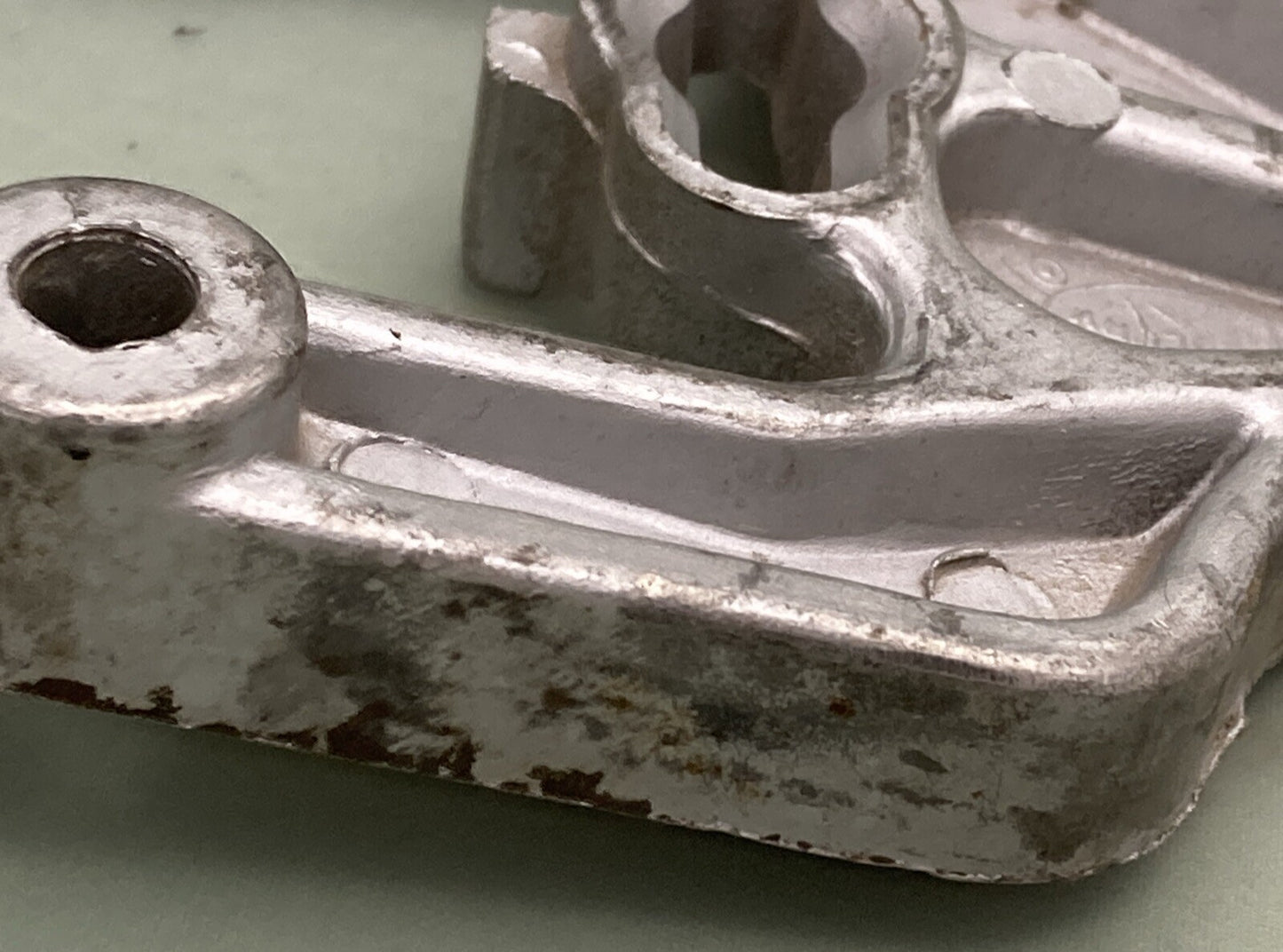 NEW GENUINE MERCURY QUICKSILVER 30768 BRACKET RECTIFIER MOUNT BOTTOM COWL ASM