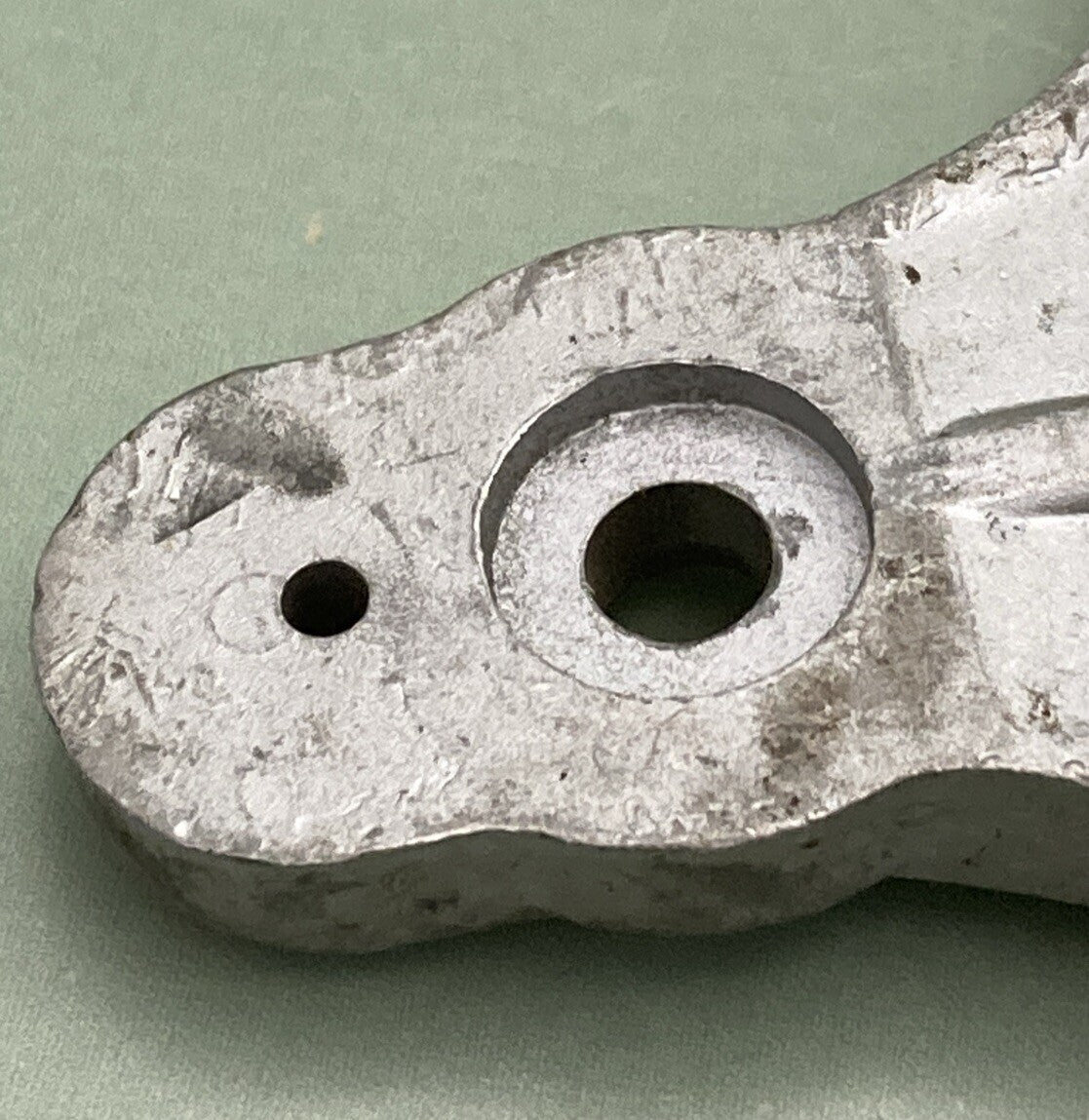 NEW GENUINE MERCURY QUICKSILVER 30768 BRACKET RECTIFIER MOUNT BOTTOM COWL ASM