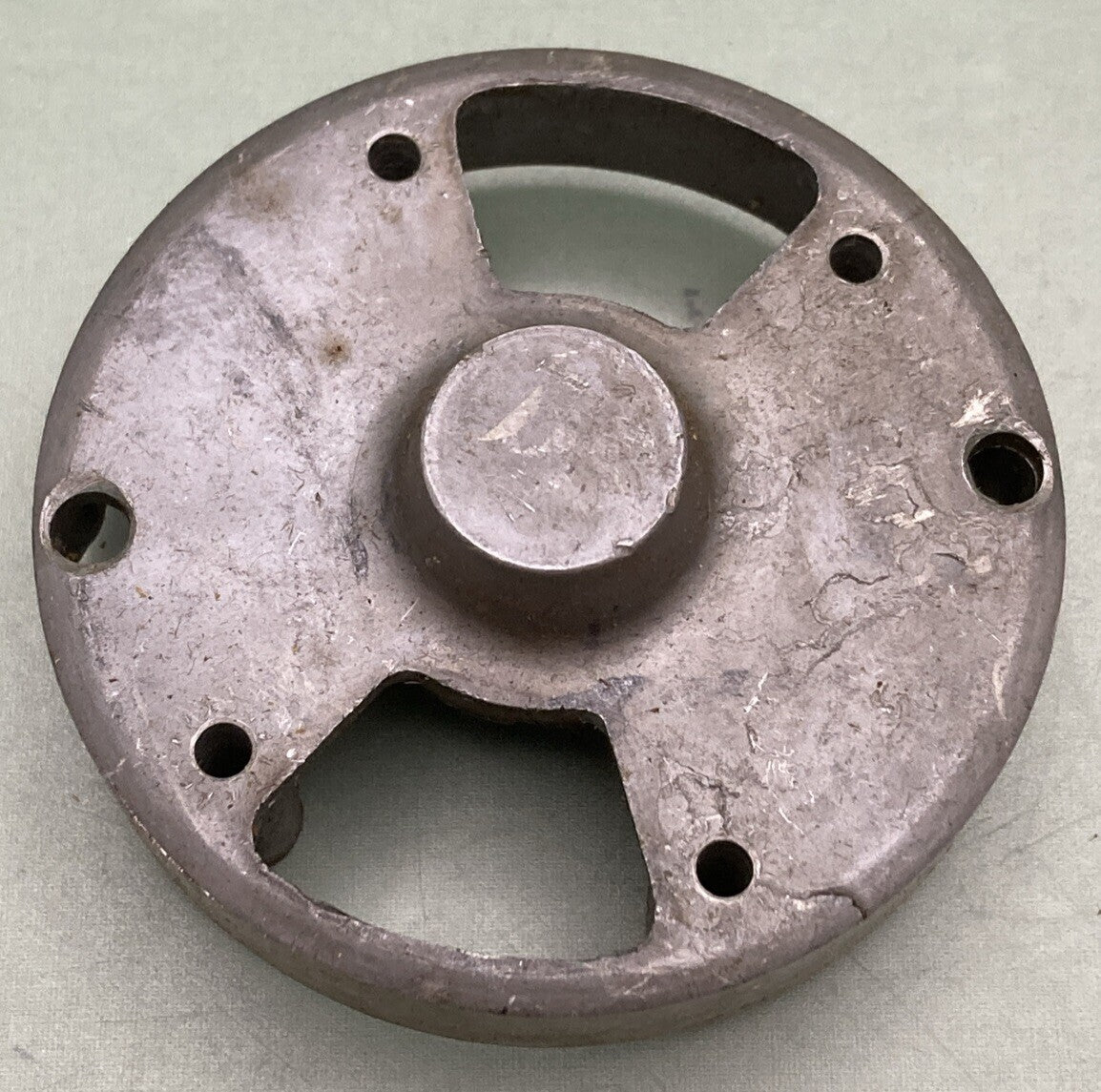 NEW GENUINE MERCURY QUICKSILVER 77110A1 RETAINER ASM GEAR HSNG ENG TROLLN MOTOR