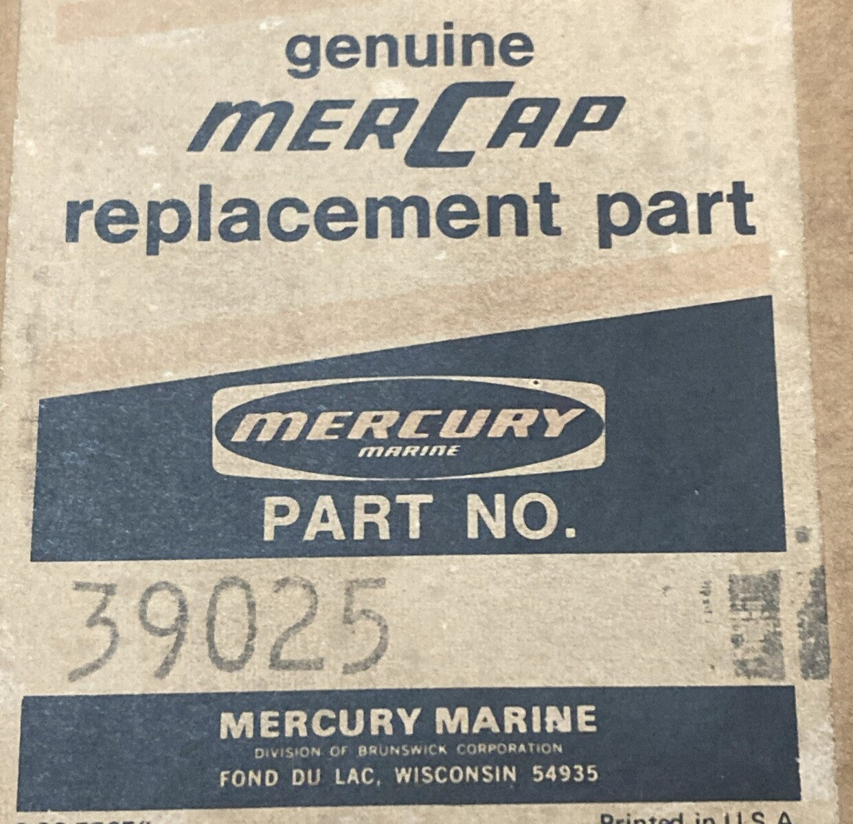 NEW GENUINE MERCURY 39025 COVER TRIM TO BOTTOM COWL OUTBOARD 9.8HP