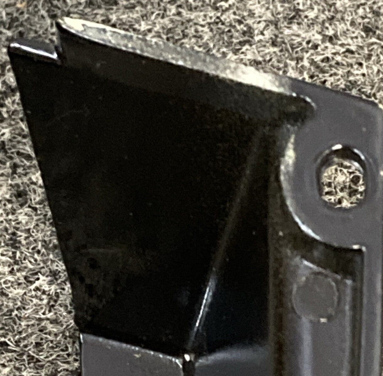 NEW GENUINE MERCURY 39025 COVER TRIM TO BOTTOM COWL OUTBOARD 9.8HP