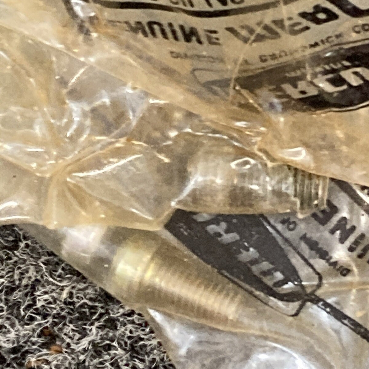 NEW GENUINE MERCURY 39025 COVER TRIM TO BOTTOM COWL OUTBOARD 9.8HP