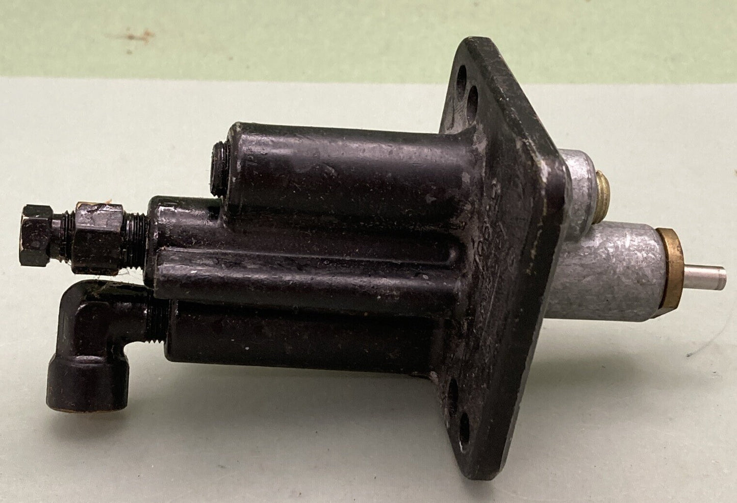 NEW GENUINE MERCURY QUICKSILVER 54951A2 VALVE ASM REVERSE LOCK 330 MIE GM 454 V8