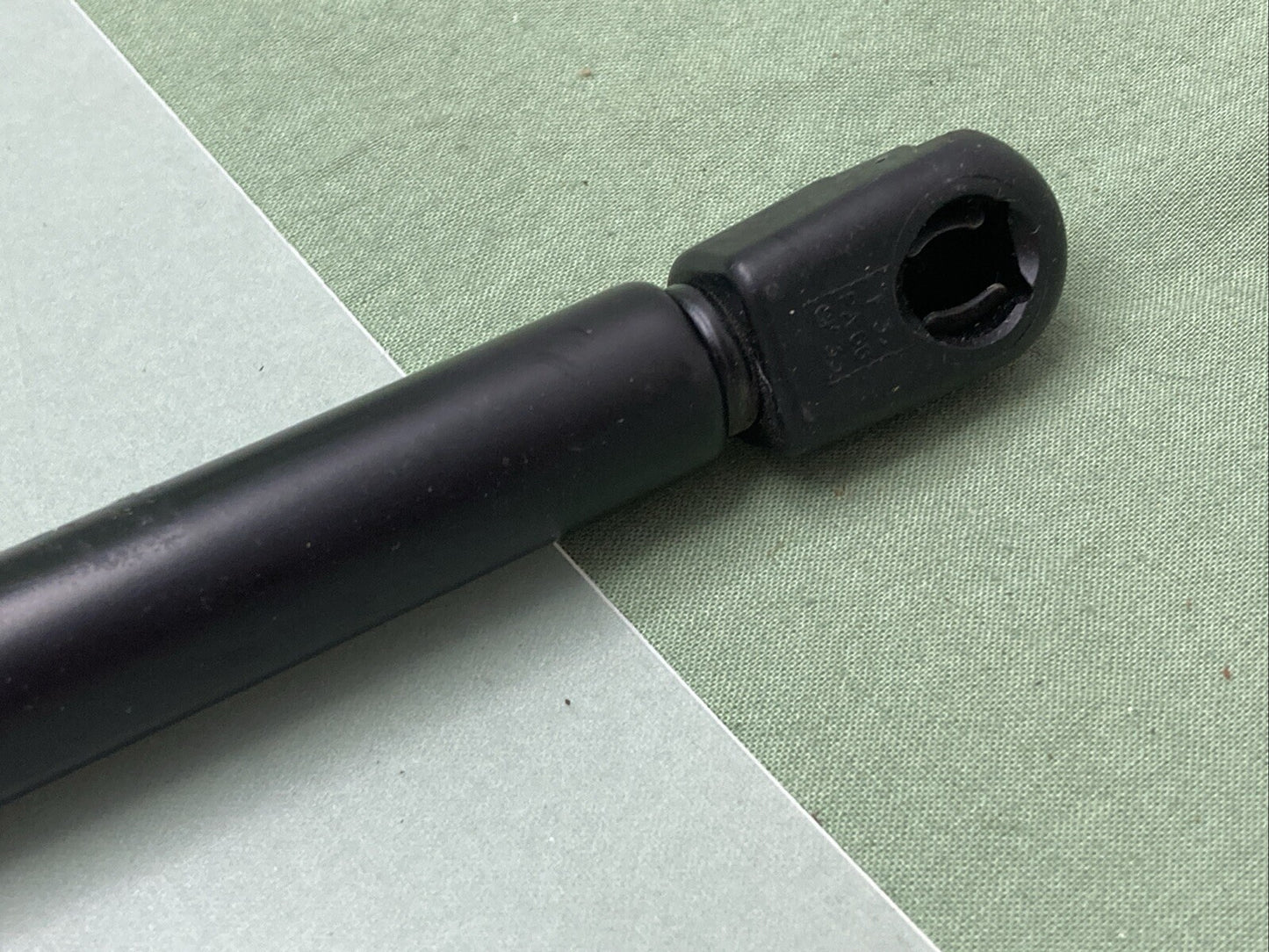 NEW ATTWOOD SL16 SPRINGLIFT GAS SHOCK