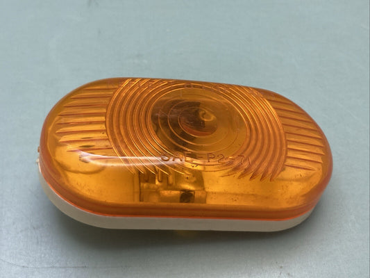 NEW REFLECT-O-LITE 400 SAE-P2-71 AMBER LENS CASING 73C103