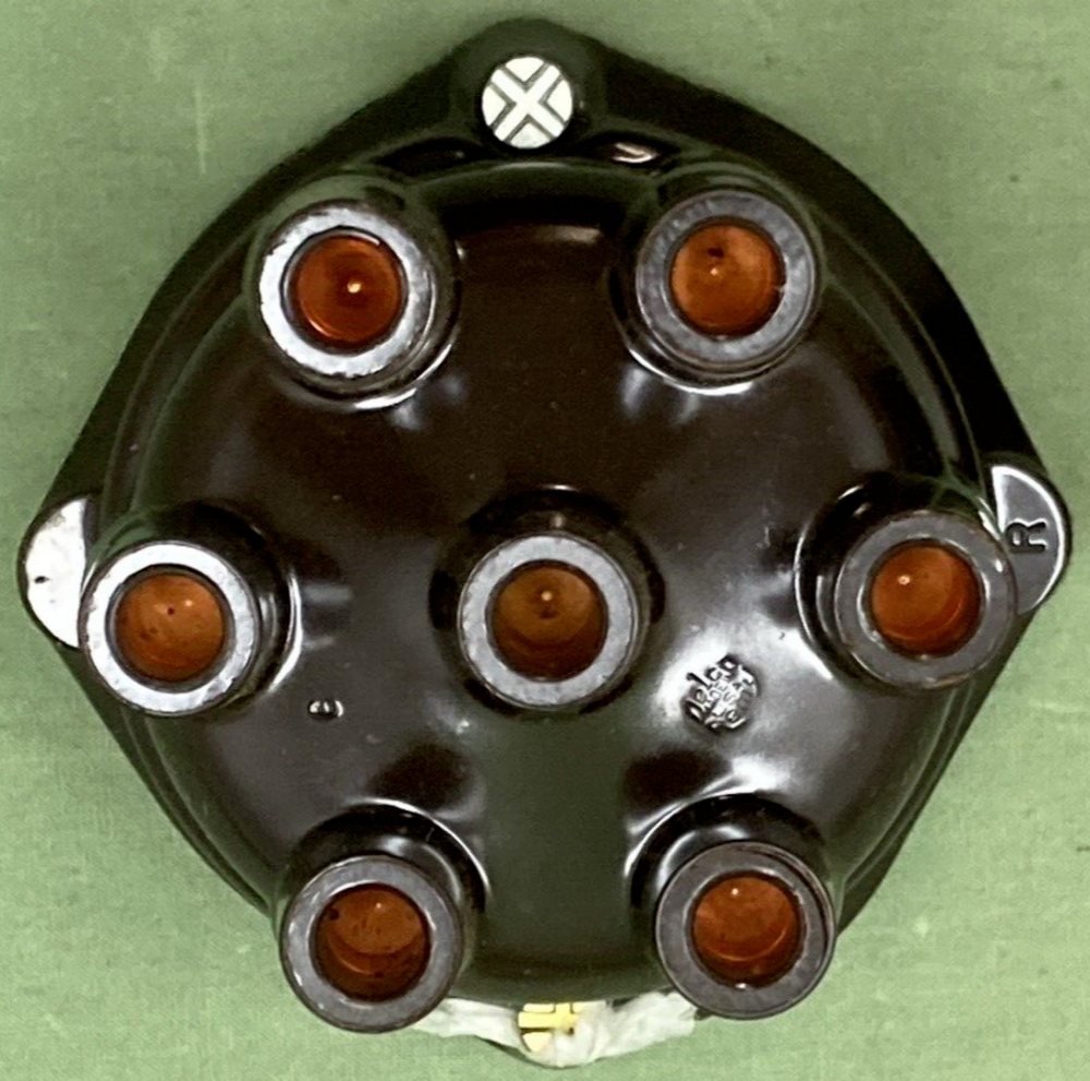 NEW GENUINE DELCO REMY 1960810 DISTRIBUTOR CAP  6 CYLINDER