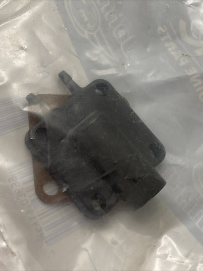 NEW OMC 437228 COVER AND GASKET ASSEMBLY