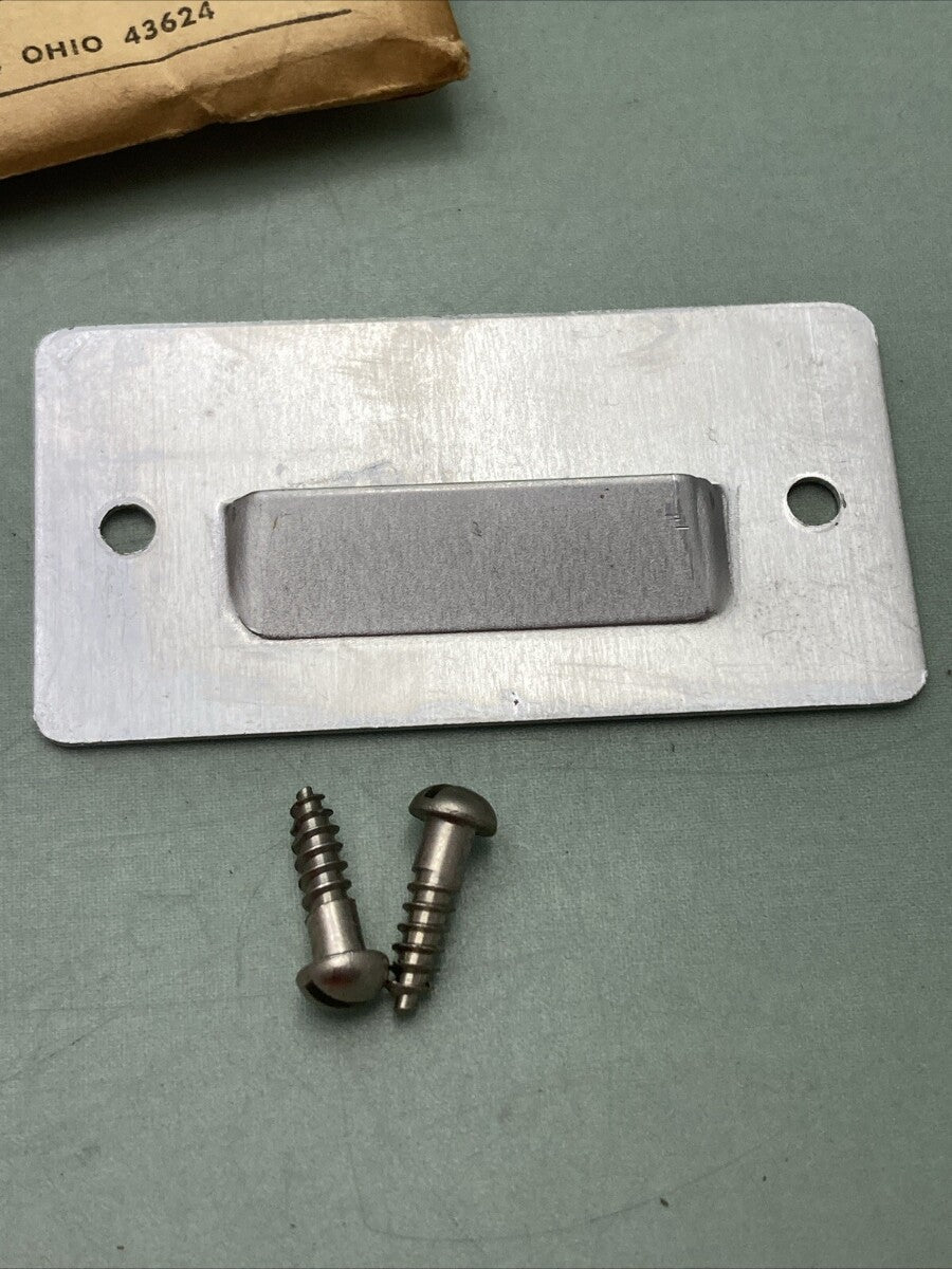 NEW CONSOLIDATED SPECIALTIES CO. BRACKET FOR HOLDING SEE-SEA BOW LIGHT