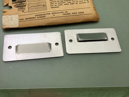 NEW CONSOLIDATED SPECIALTIES CO. BRACKET FOR HOLDING SEE-SEA BOW LIGHT, NO SCREW