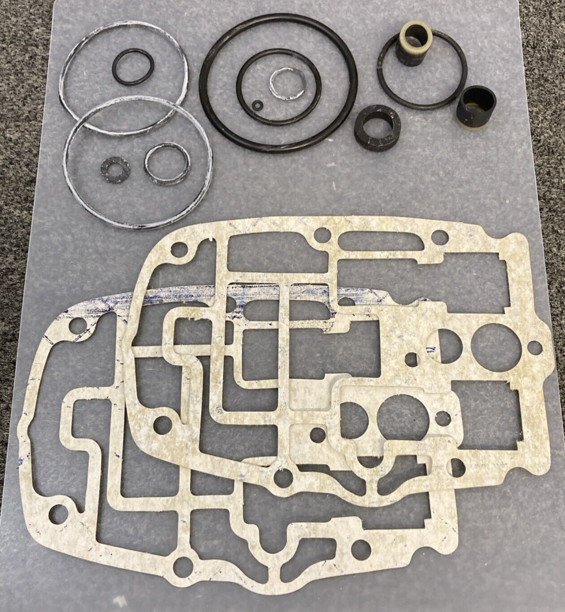NEW GENUINE MERCURY 27-60476A75 ENGINE OVERHAUL GASKET INCOMPLETE