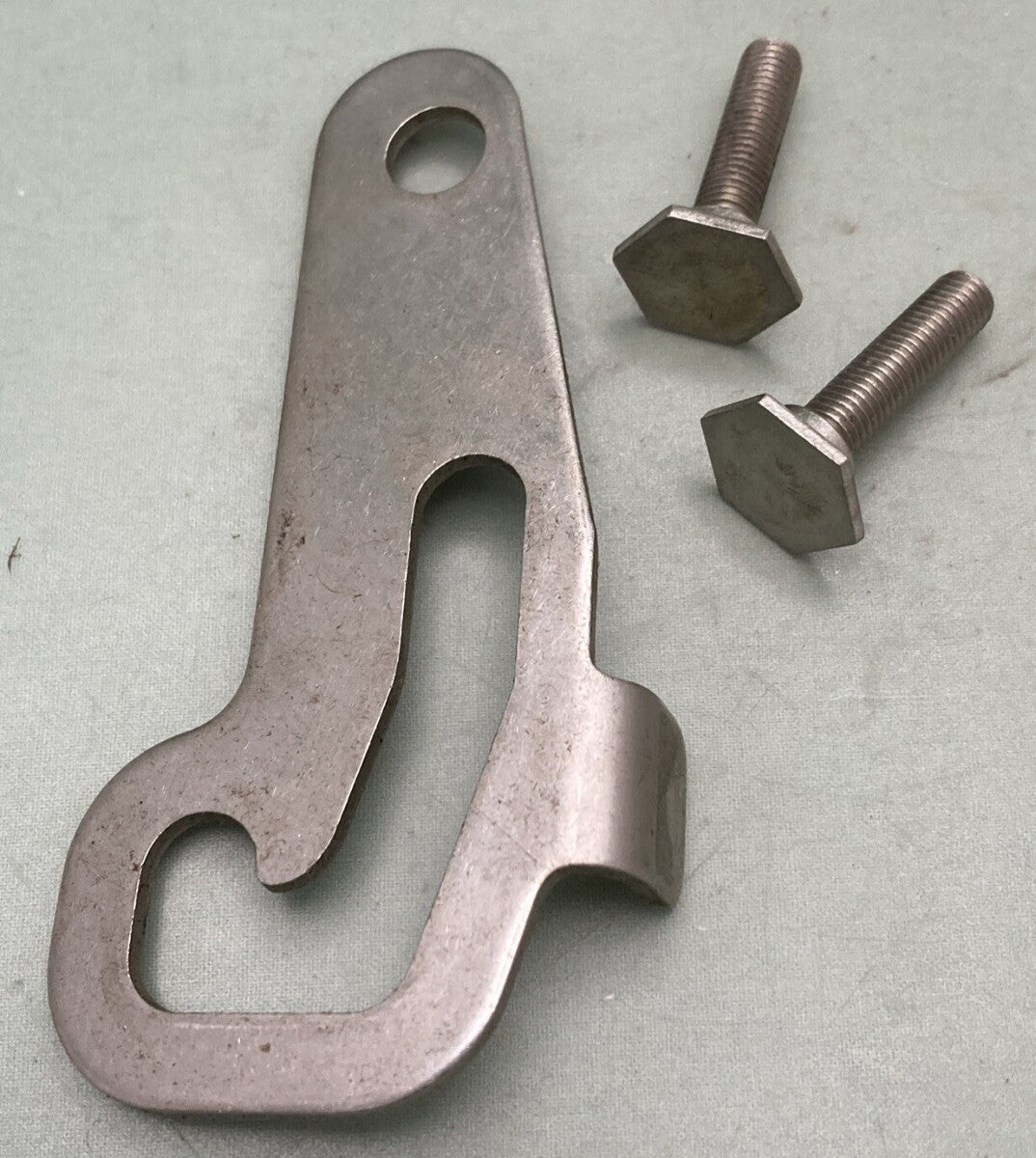 NEW GENUINE MERCURY 63310A1 LEVER CLAMP SWIVEL BRACKET ASM OUTBOARD 20HP