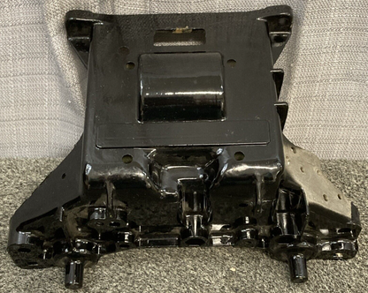 NEW GENUINE MERCURY 62370 BRACKET TOP COWL OUTBOARD 40HP