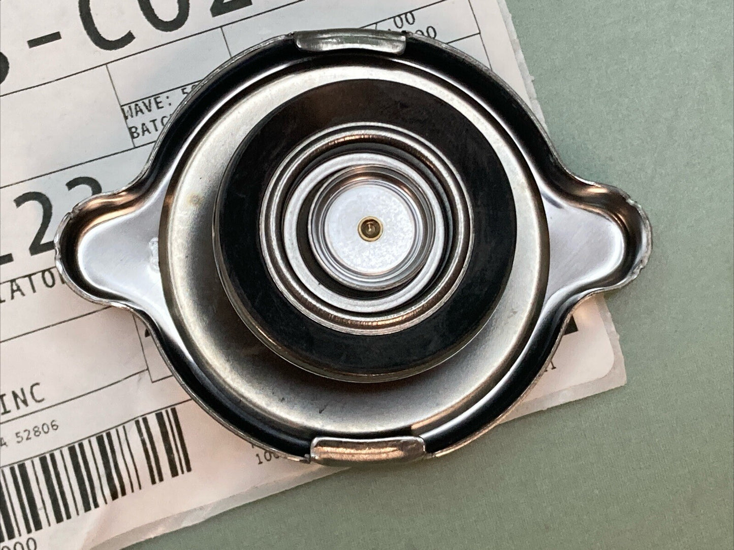 NEW GENUINE FRIEGHTLINER 05-17223-000 HEAVY DUTY RADIATOR CAP