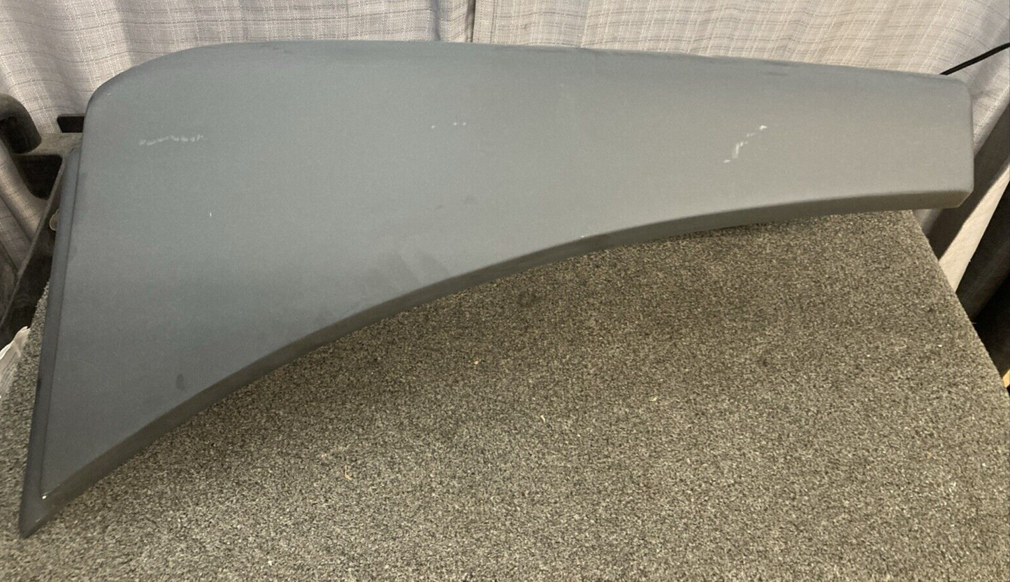 NEW GENUINE FRIEGHTLINER 22-37670-000 Quarter Fender LH, Glass Fiber Reinforced