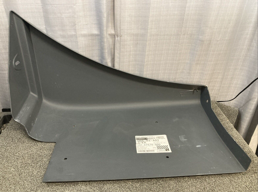 NEW GENUINE FRIEGHTLINER 22-37670-000 Quarter Fender LH, Glass Fiber Reinforced