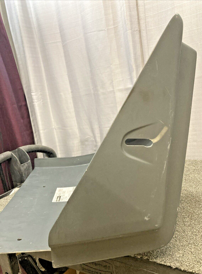 NEW GENUINE FRIEGHTLINER 22-37670-001 Quarter Fender RH, Glass Fiber Reinforced