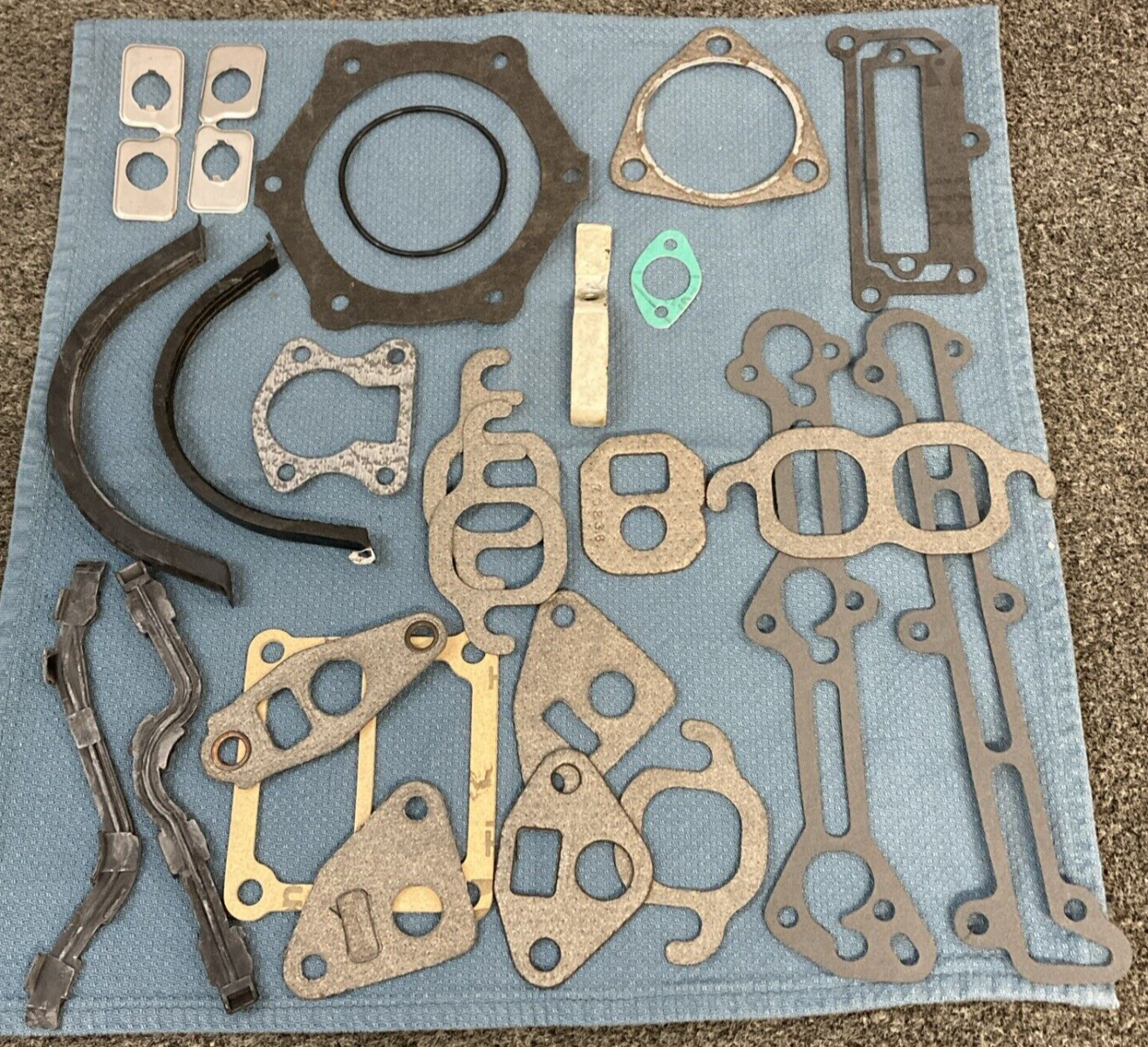 NEW FEL-PRO E1S 1071 PT GASKET SET ENGINE OVERHAUL INCOMPLETE
