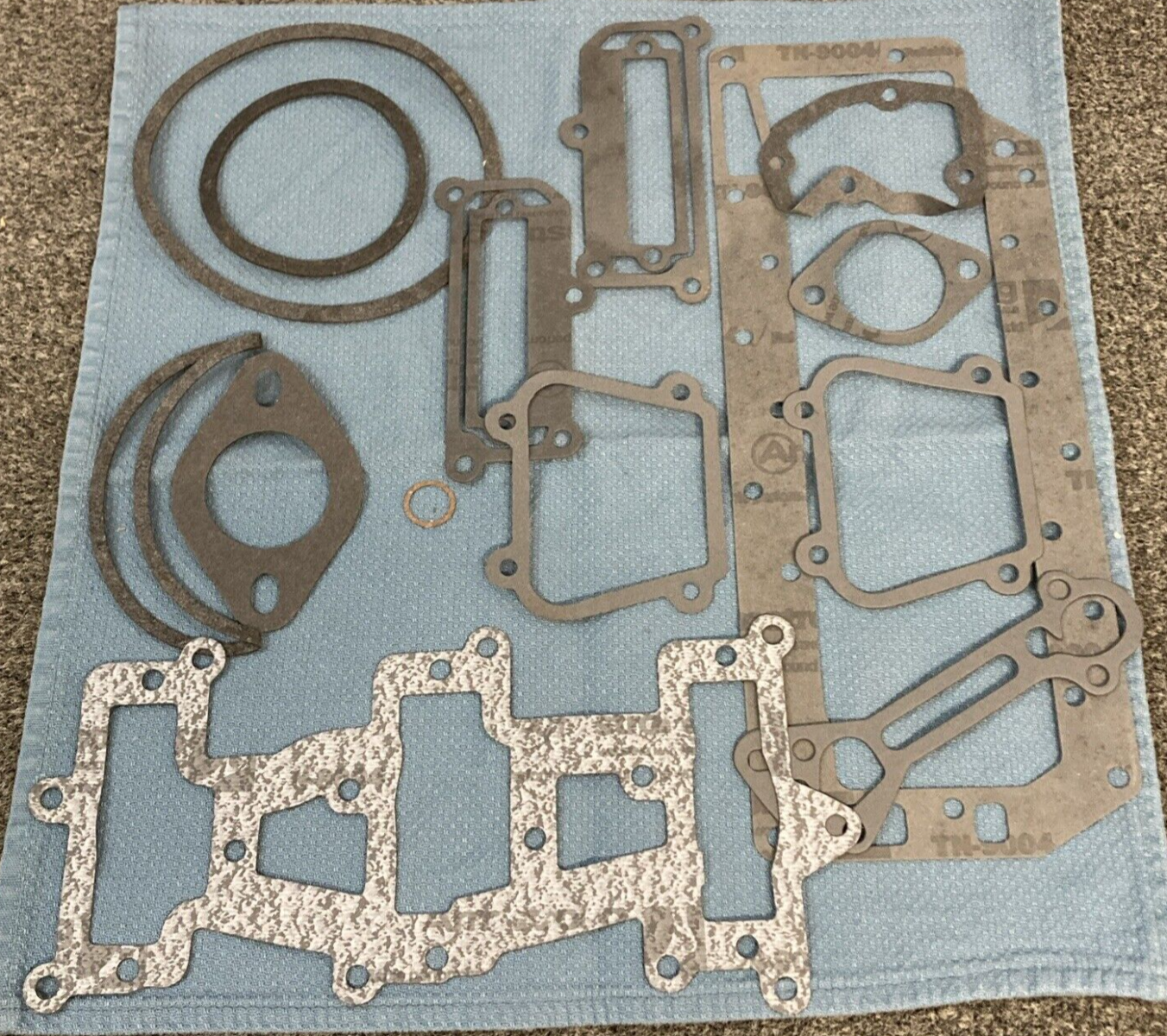 NEW FEL-PRO E1S 1071 PT GASKET SET ENGINE OVERHAUL INCOMPLETE