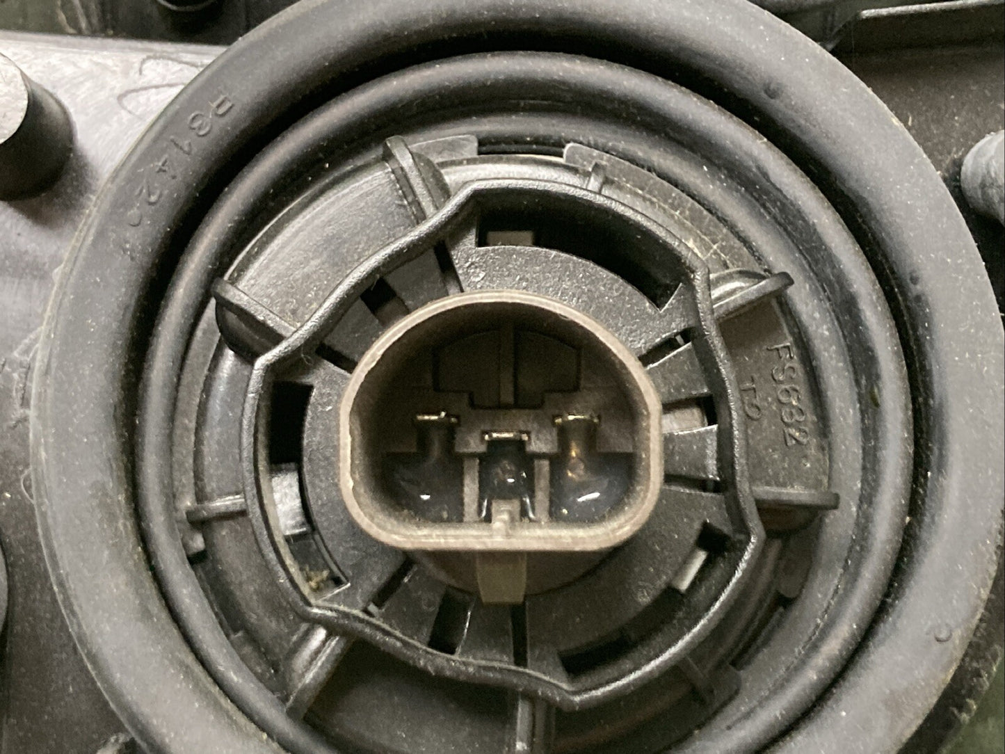 NEW TYC 20-6424-00 HEADLIGHT ASSEMBLY HALOGEN LEFT FORD