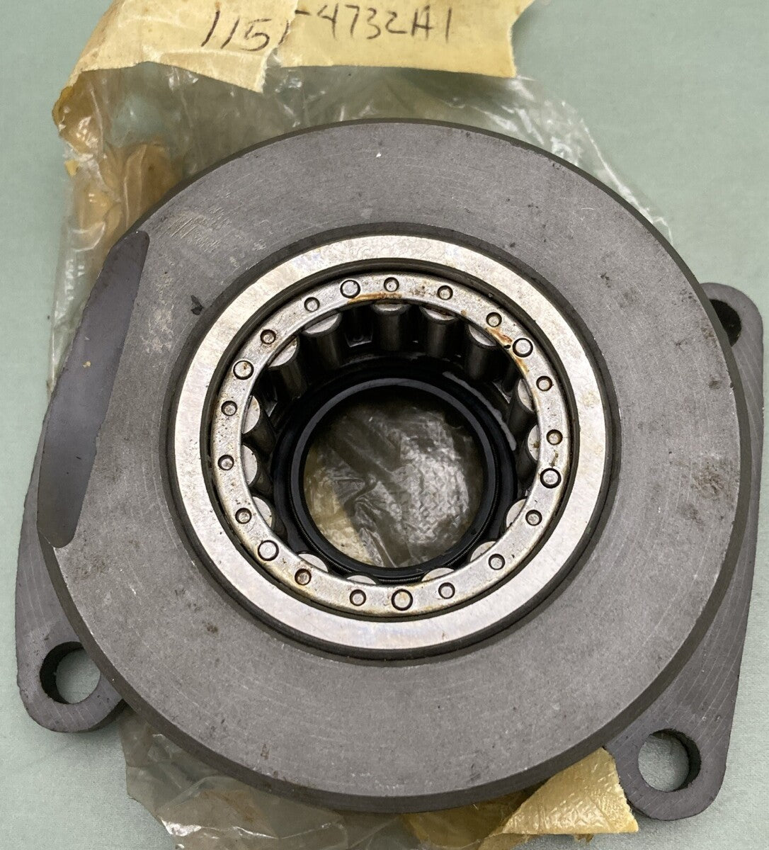 MERCURY QUICKSILVER 1-151-4732A1 END CAP ASM CYL BLOCK OUTBOARD 40HP