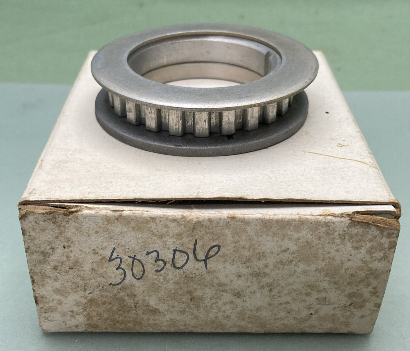 NEW REPLACES MERCURY 30306 FLYWHEEL PULLEY ASSEMBLY OUTBOARD 80HP