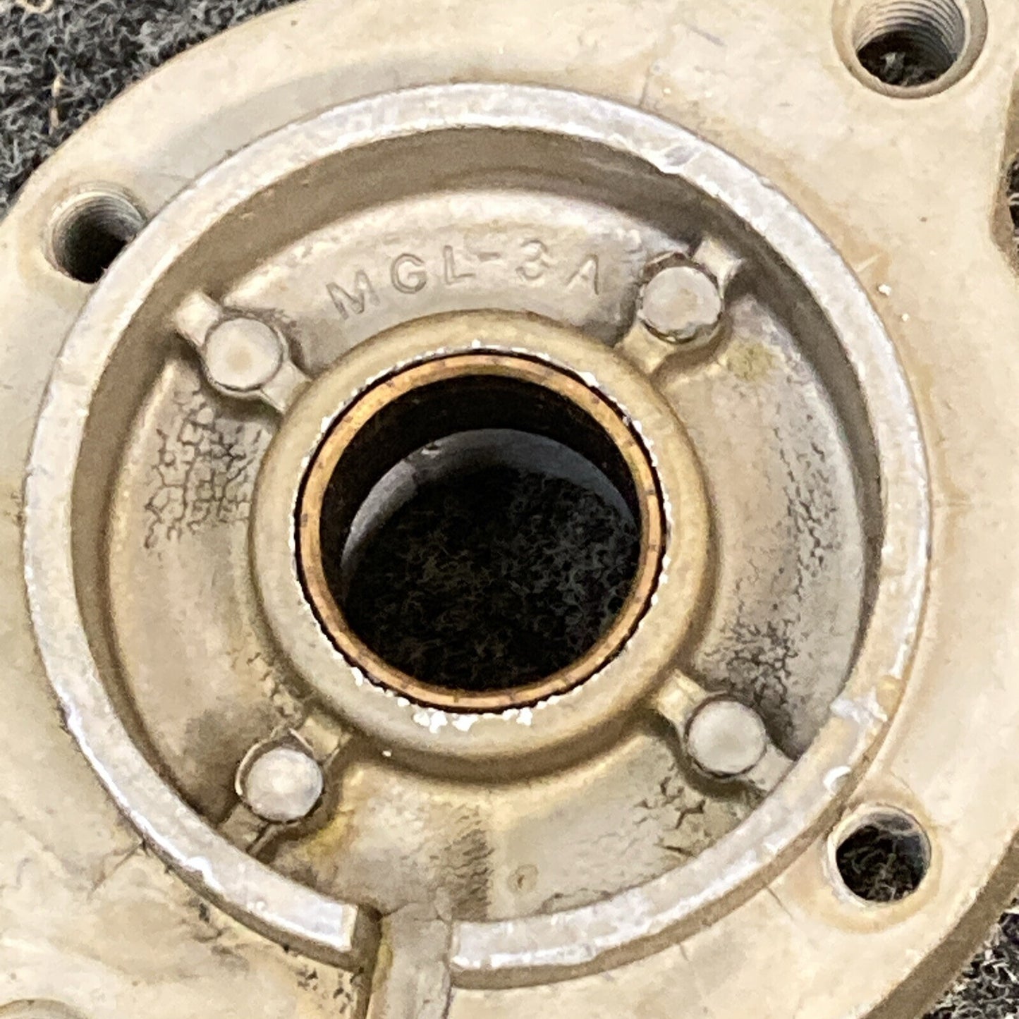 NEW GENUINE MERCURY 392-3170A1 DRIVE END PLATE ASSEMBLY