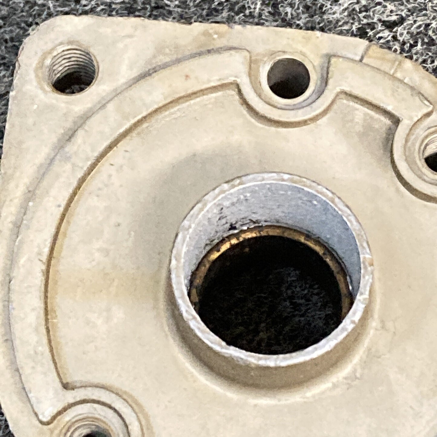 NEW GENUINE MERCURY 392-3170A1 DRIVE END PLATE ASSEMBLY