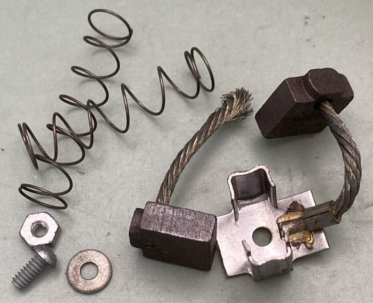 NEW GENUINE DELCO REMY 1943680 Starter Brush & spring Kit 31172